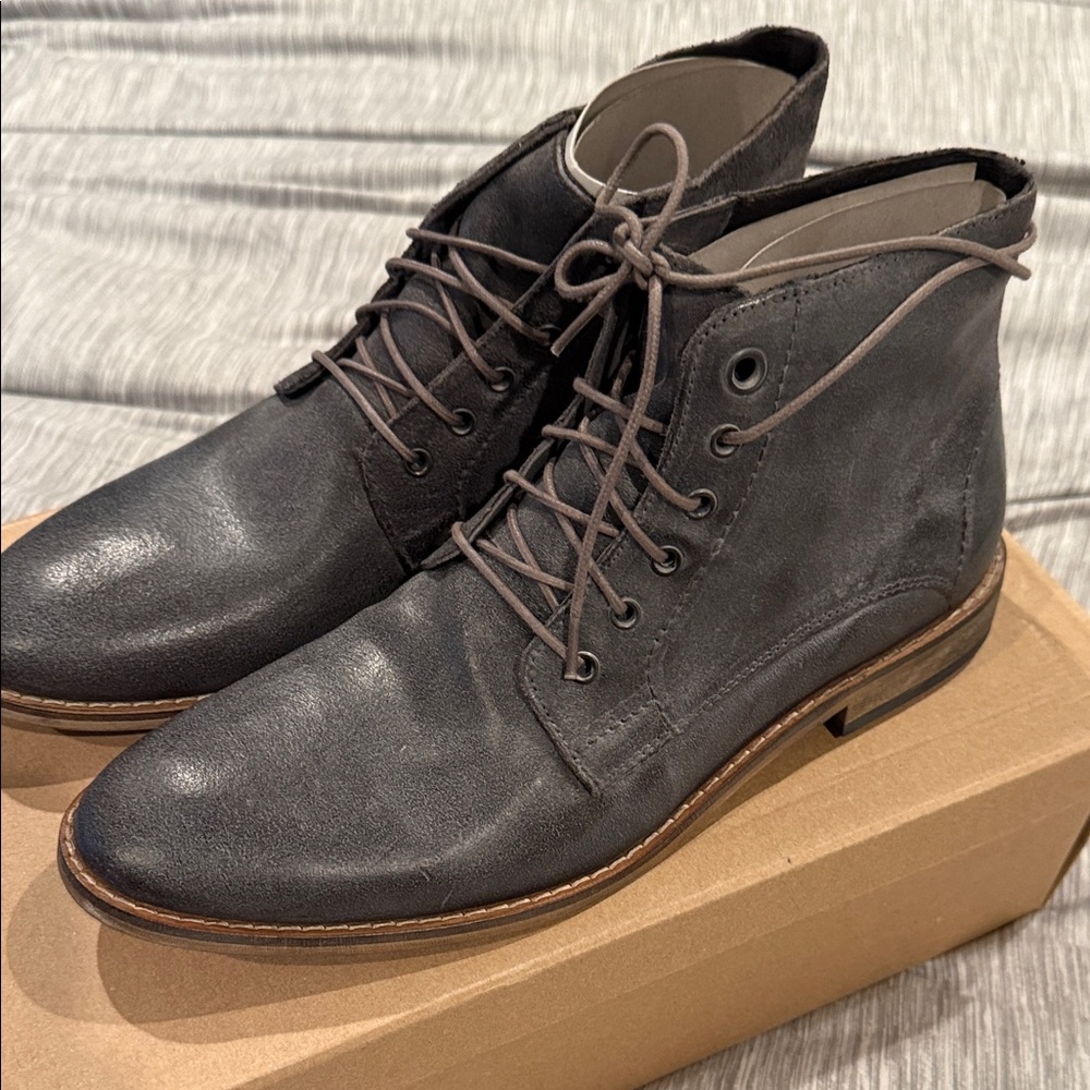 Urban Outfitters Charcoal Chukka Boots - Picture 2 of 5